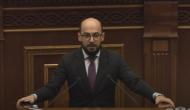 Չե՞ք ուզում ԼՂ ժողովրդին ասեք՝ գետինն ենք մտնում, որ թույլ չենք տվել ձեզ բանակցել ձեր իրավունքների համար. Հովհաննիսյանը՝ ընդդիմադիրներին