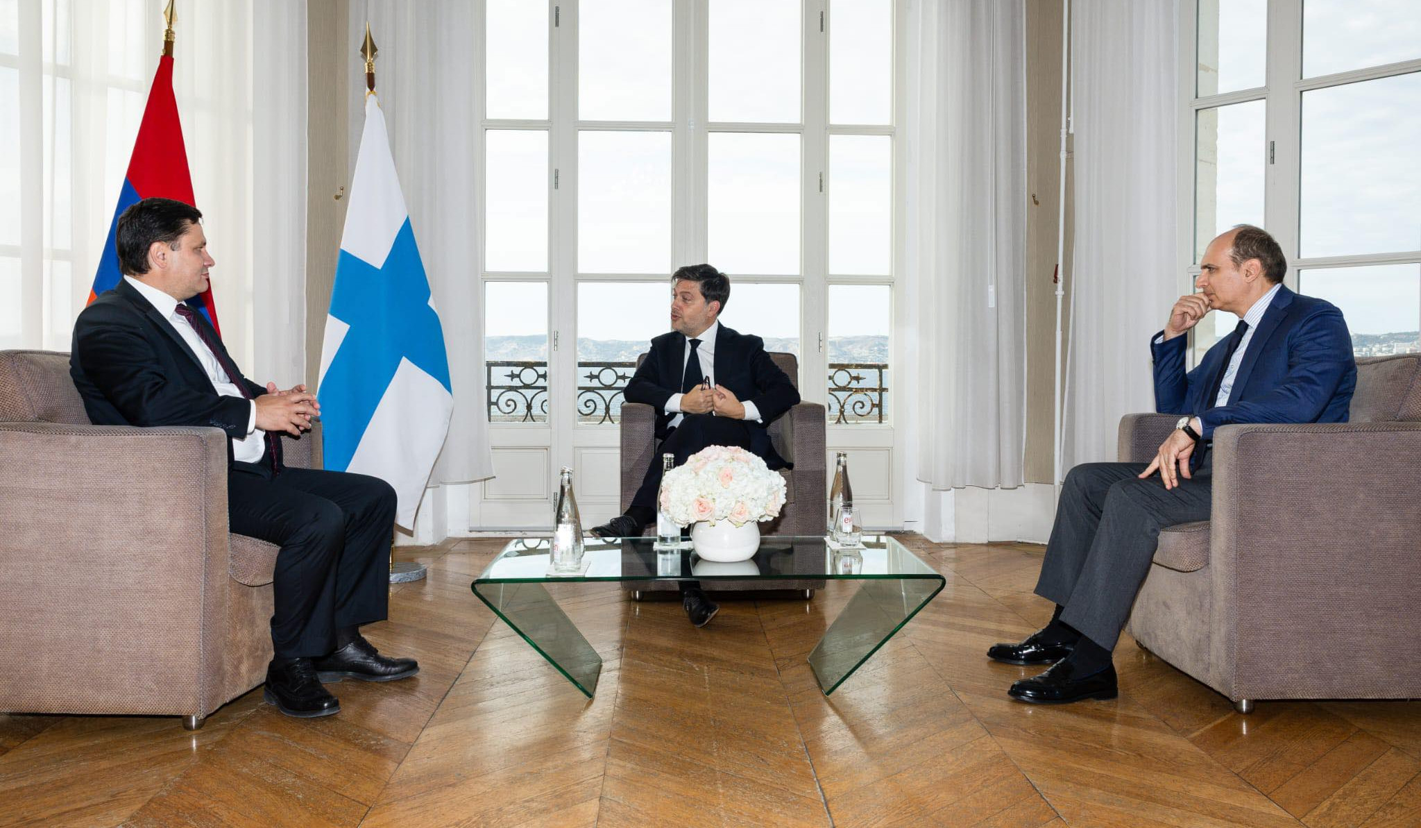 Դեսպան Խաչատրյանը հանդիպել է Մարսելի քաղաքապետի հետ