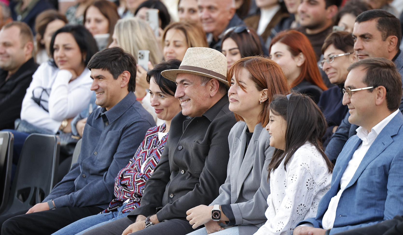 Վարչապետը ներկա է գտնվել «Ցանկապատ» բացօթյա ներկայացմանը