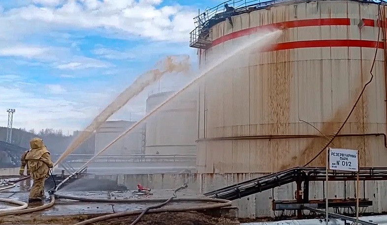 Украина нанесла удар по одному из крупнейших нефтеперерабатывающих заводов России