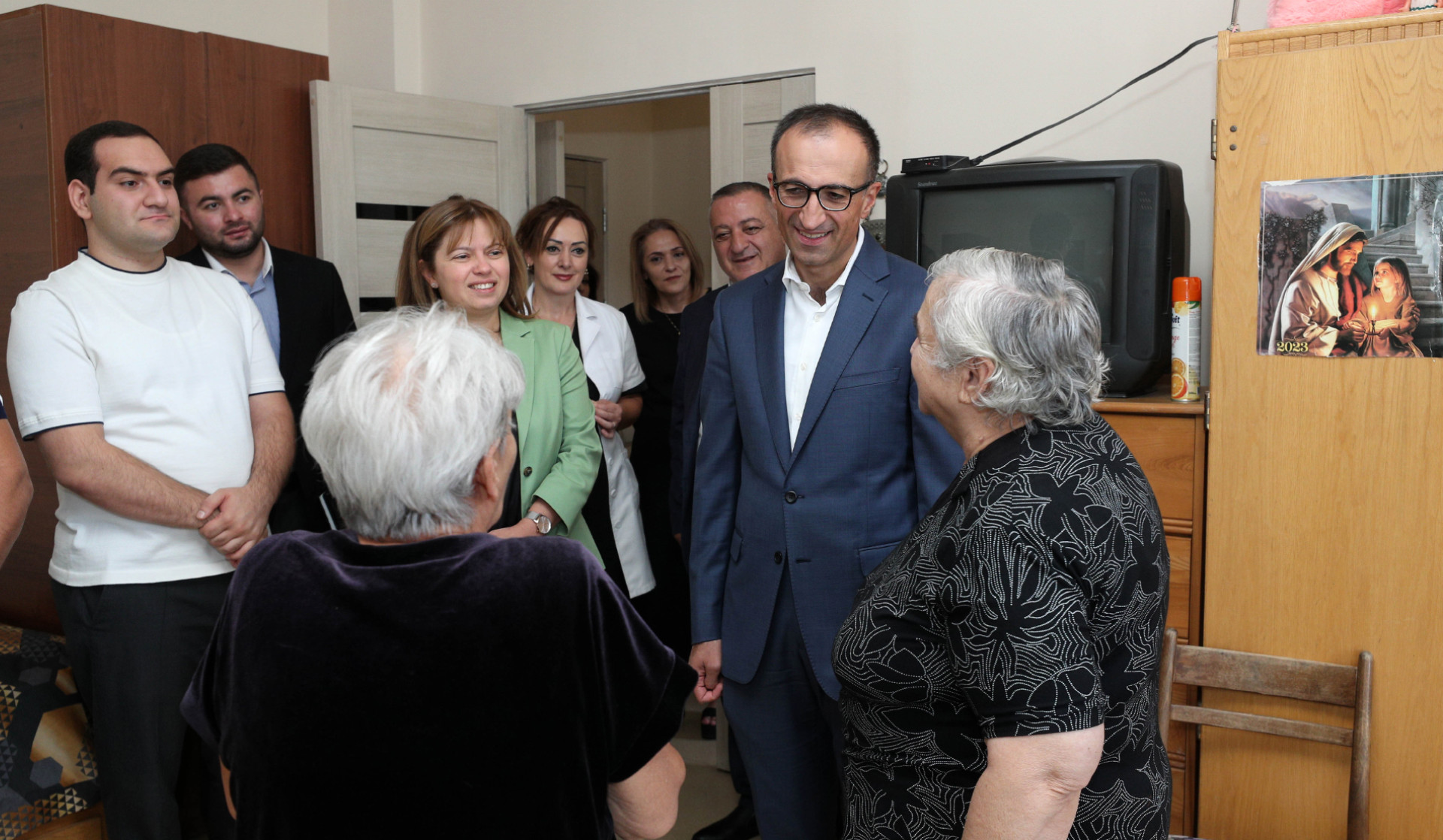 Արսեն Թորոսյանը «Նորք» խնամքի կենտրոնում ծանոթացել է շենքային պայմաններին, հետաքրքրվել շահառուների առօրյայով