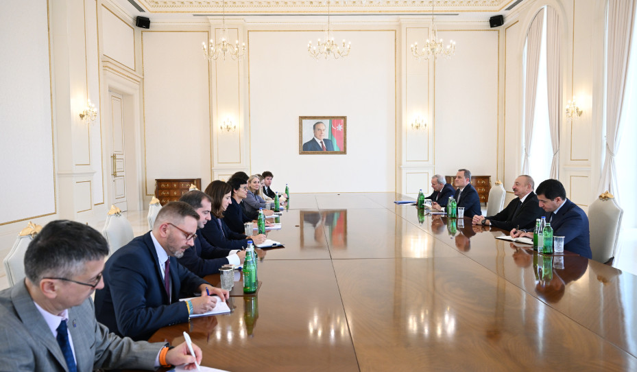 ЕС продолжит поддерживать усилия по обеспечению мира в регионе: Кос Алиеву