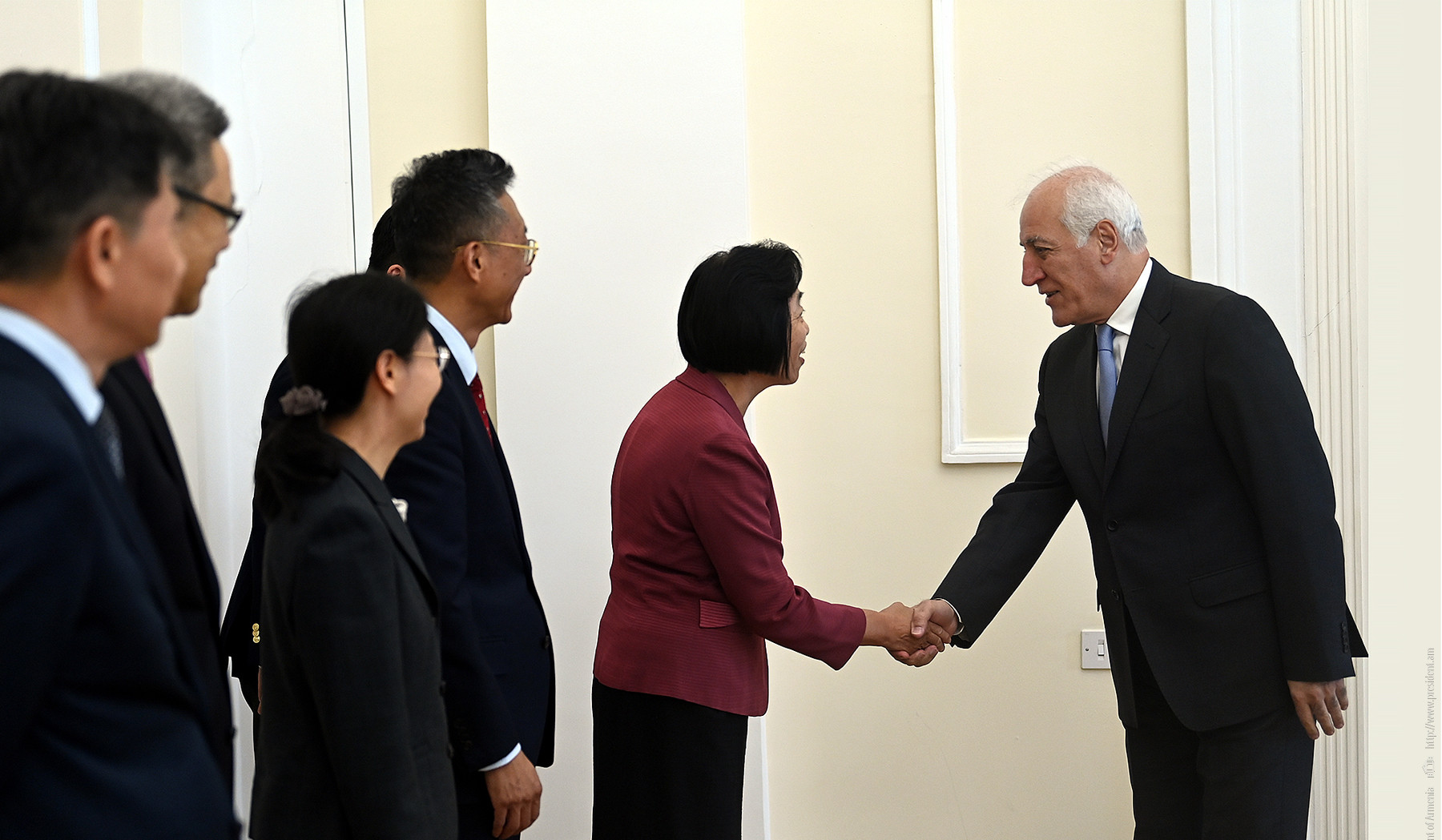 Çinlə əlaqələr xarici siyasətimizin mühüm istiqamətlərindən biridir: Xaçaturyan