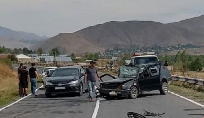 Սպիտակ-Գյումրի ավտոճանապարհին բախվել են Volkswagen-ը և Toyota-ն. 3 ուղևորից մեկը մահացել է