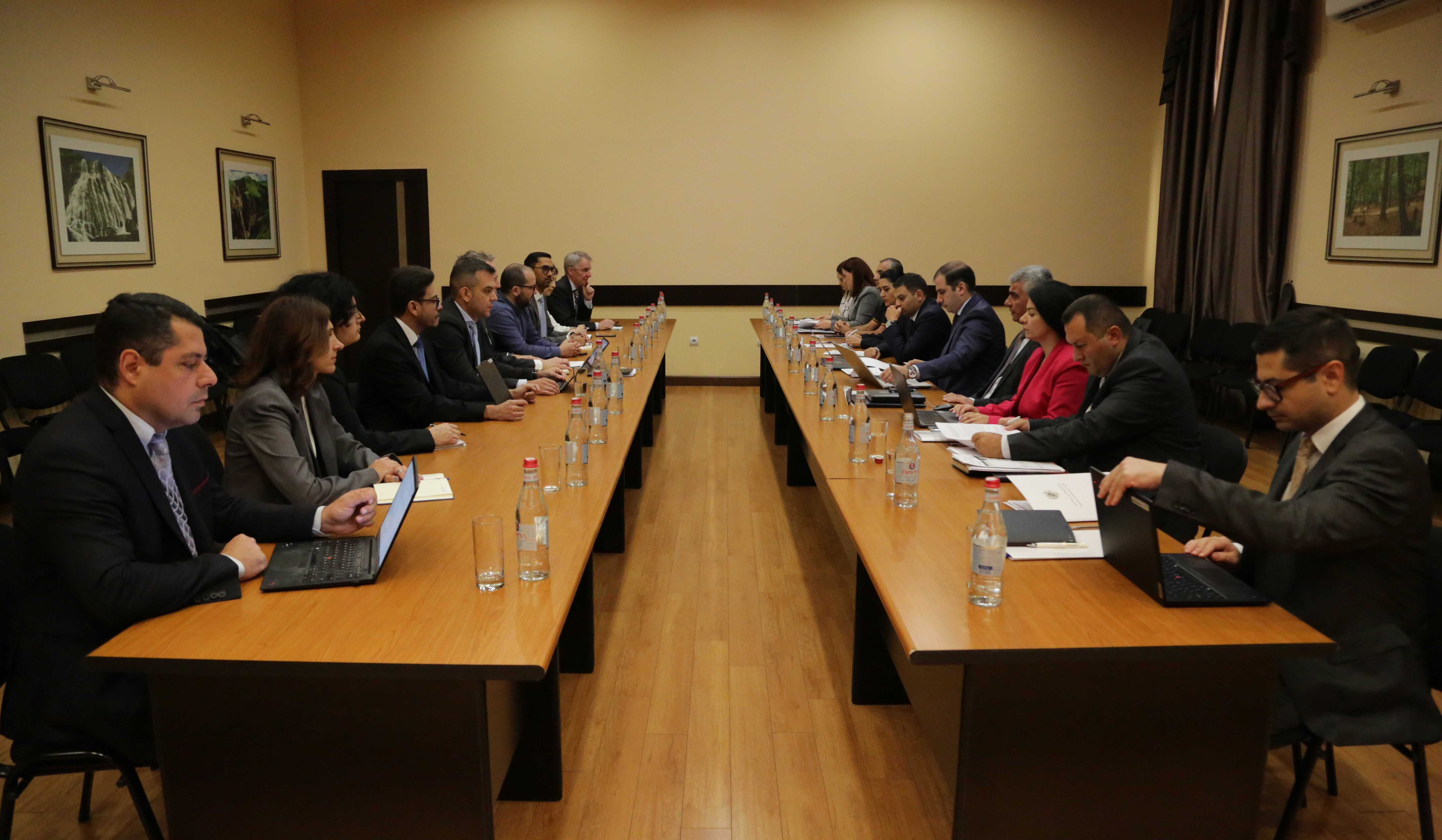 Էդուարդ Հակոբյանը և Ալեքսանդր Ֆերենց Թիմանն անդրադարձել են հարկային եկամուտների կատարողական ցուցանիշներին