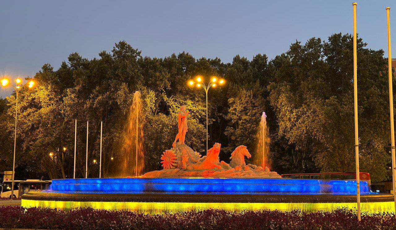 On occasion of Armenia’s Independence Day, Madrid’s famous Neptune Fountain at Cánovas Square was illuminated