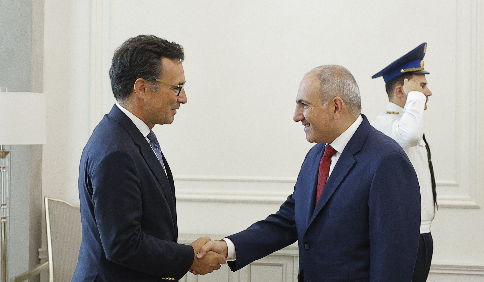 Baş nazir NATO Parlament Assambleyasının sədrini qəbul edib