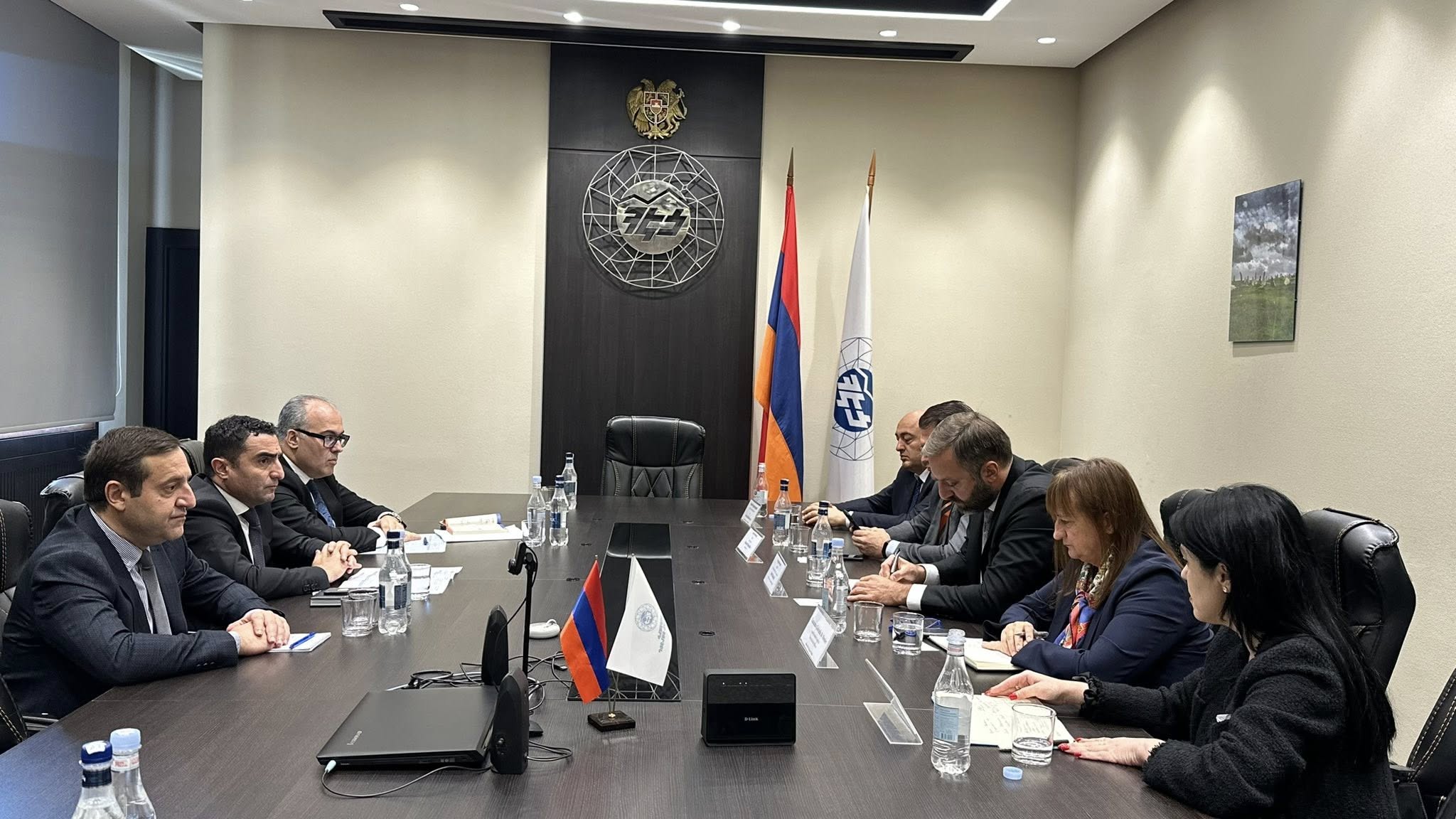 ՎԶԵԲ, ԱԶԲ և ՄՖԿ ներկայացուցիչները՝ ՀԷՑ-ում. քննարկվել են վարչական վարույթի մանրամասները