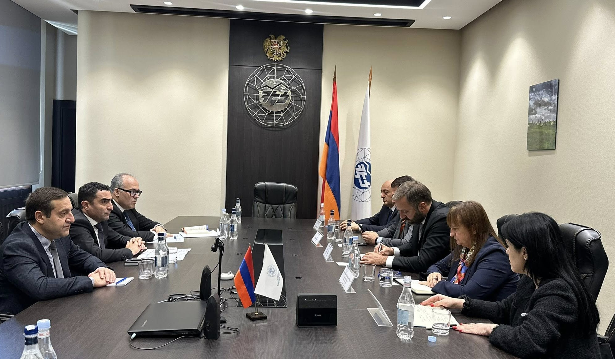 ՎԶԵԲ, ԱԶԲ և ՄՖԿ ներկայացուցիչները՝ ՀԷՑ-ում. քննարկվել են վարչական վարույթի մանրամասները