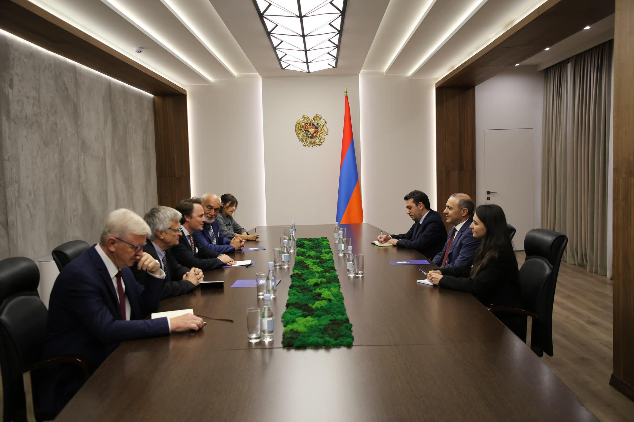 ՀՀ ԱԽ քարտուղարը «Հայաստանի ընկերների ցանցի» պատվիրակության հետ քննարկել է համագործակցության ուղղությունները