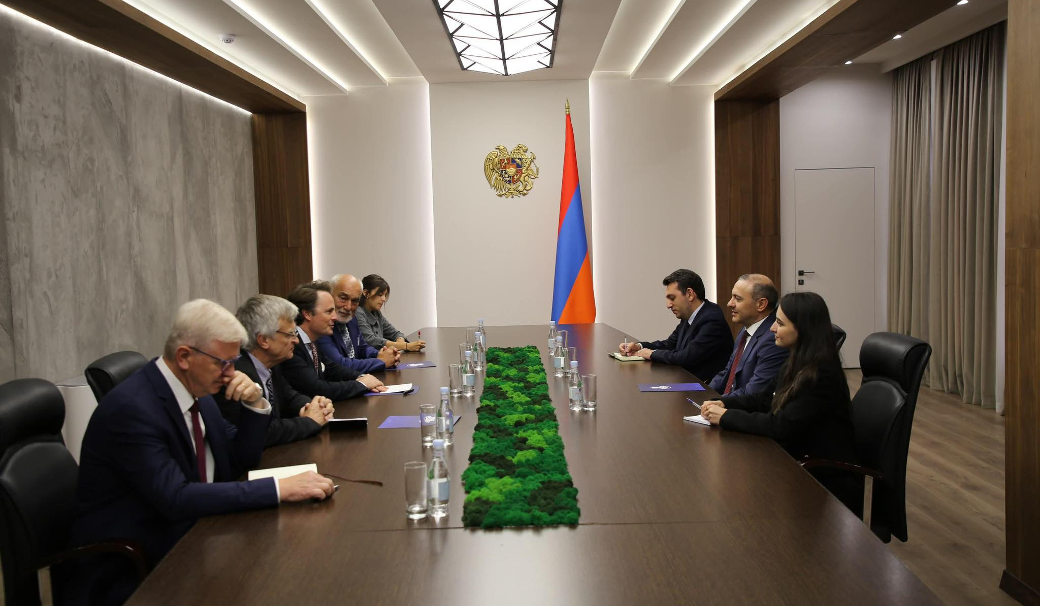 ՀՀ ԱԽ քարտուղարը «Հայաստանի ընկերների ցանցի» պատվիրակության հետ քննարկել է համագործակցության ուղղությունները