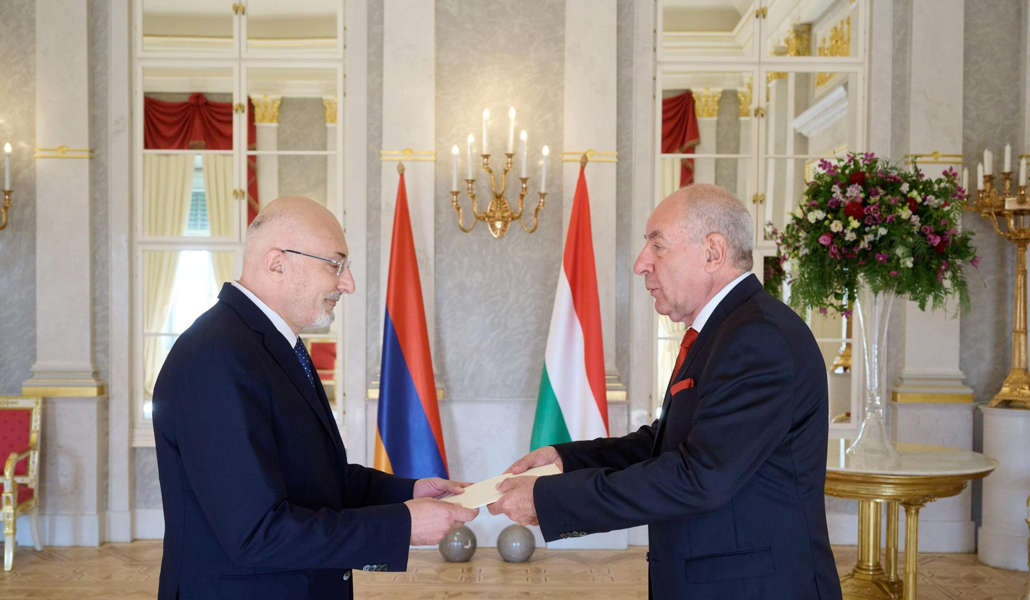 Հունգարիայում ՀՀ դեսպանն իր հավատարմագրերն է հանձնել Հունգարիայի նախագահին