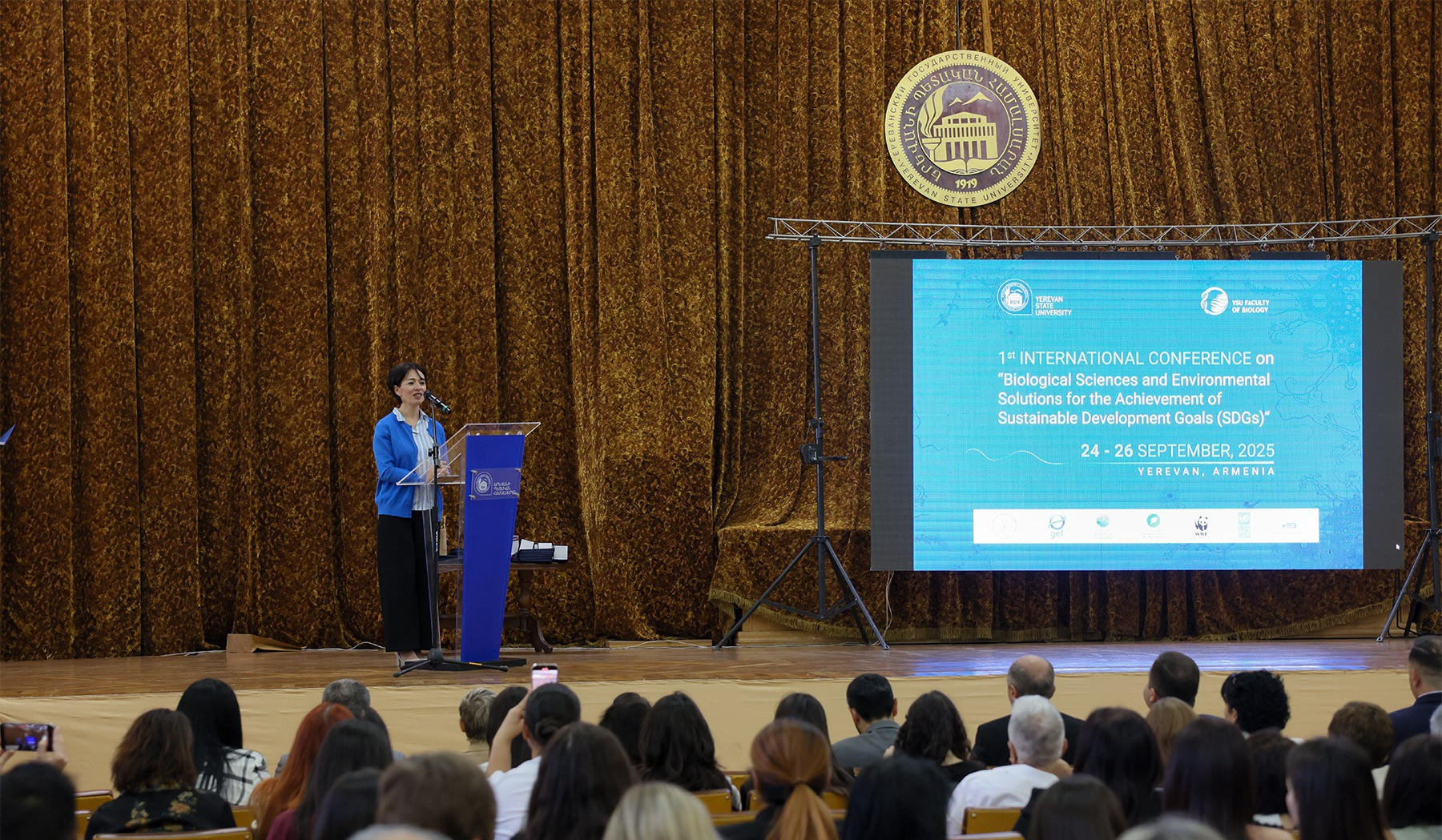 ԵՊՀ կենսաբանության ֆակուլտետը 90 տարեկան է. Ժաննա Անդրեասյանը մասնակցել է հանդիսավոր միջոցառմանը