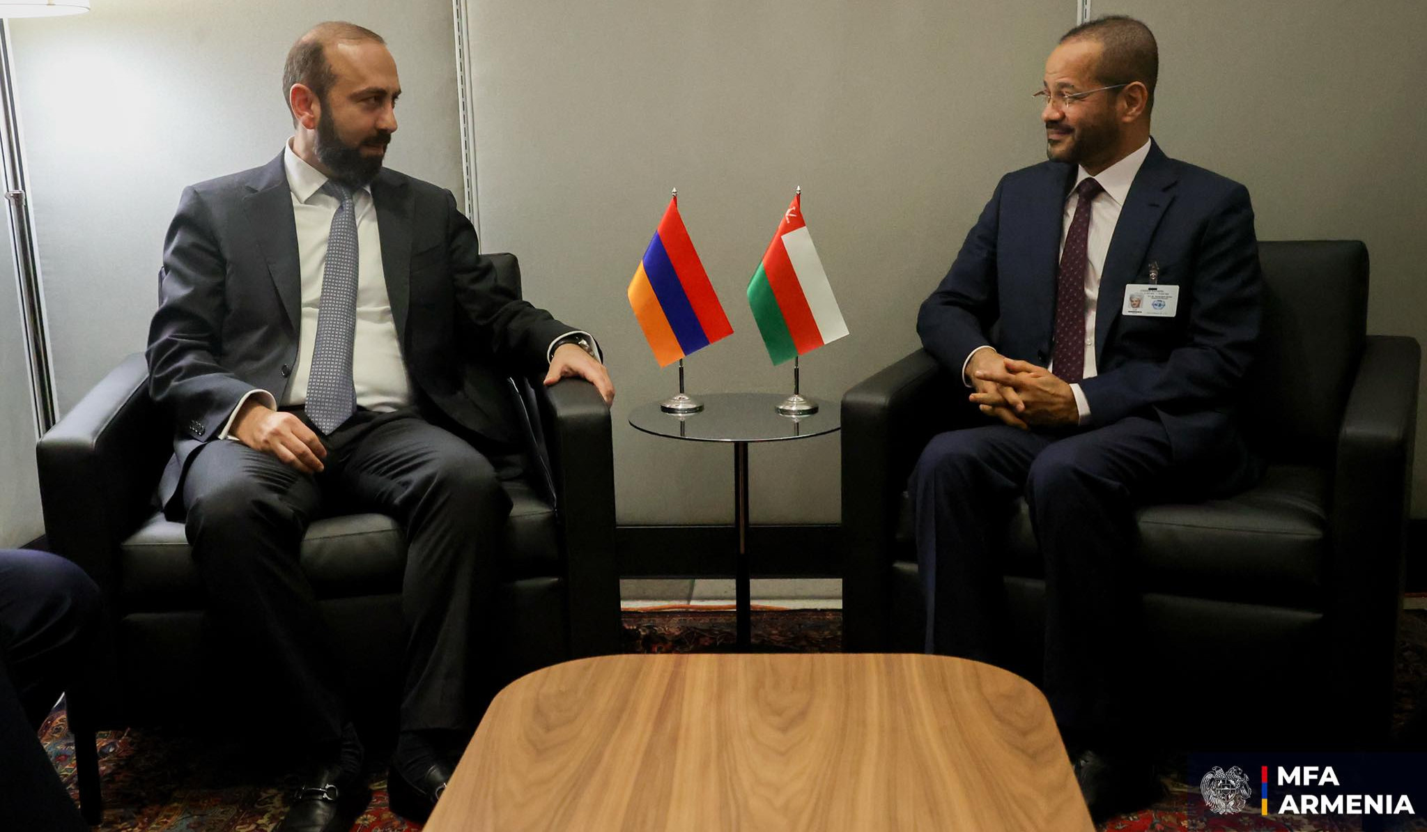 ER XİN rəhbəri və omanlı həmkarı əməkdaşlığın yeni yollarını müzakirə ediblər