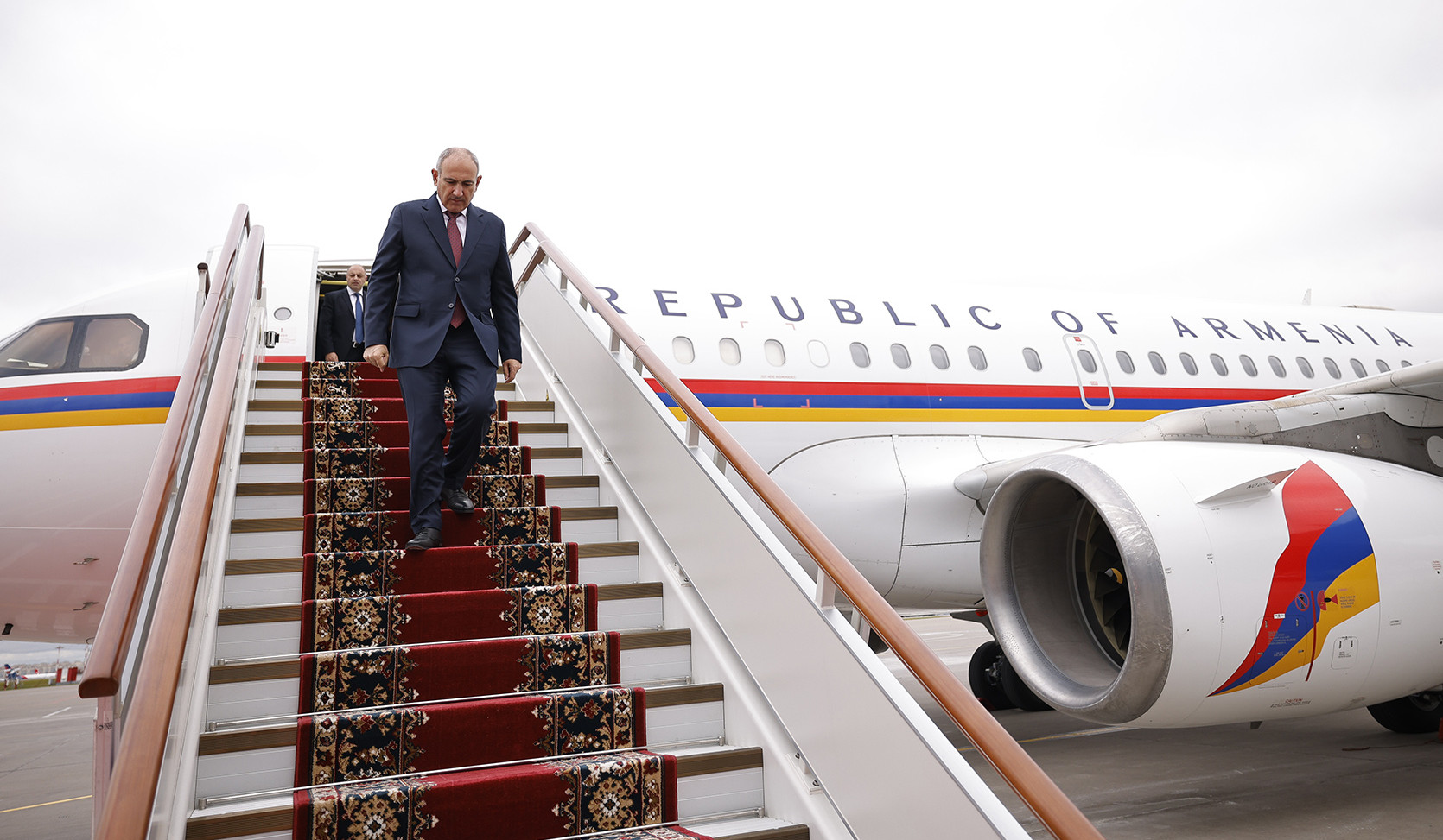 Armenian Prime Minister arrives in Moscow
