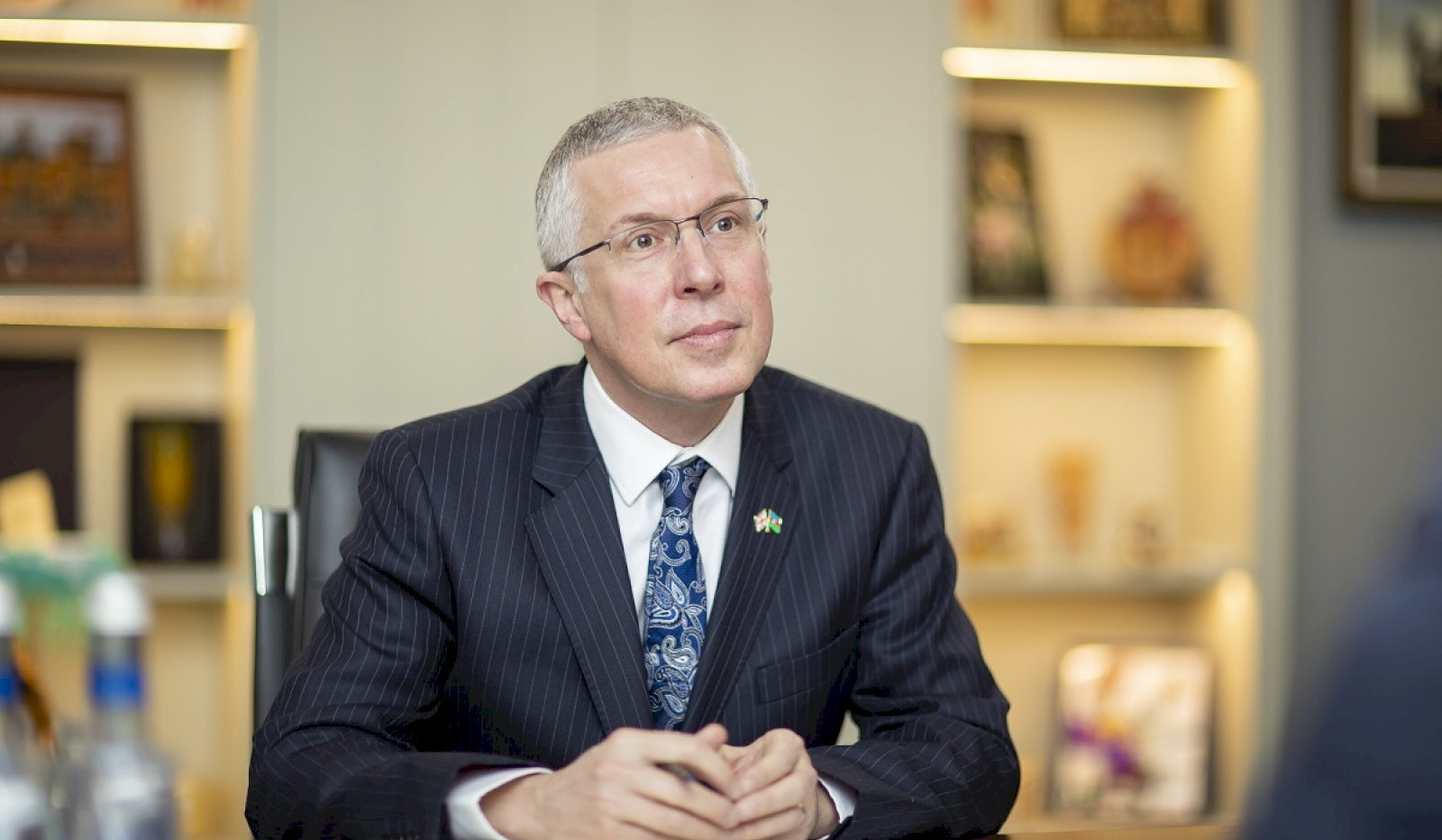 Великобритания намерена активно содействовать развитию Южного Кавказа: Фергюс Олд