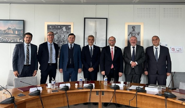 Արայիկ Հարությունյանը հանդիպումներ է ունեցել Փարիզ 2024-ի Օլիմպիական և պարալիմպիկ խաղերի կազմակերպման պատասխանատուների հետ