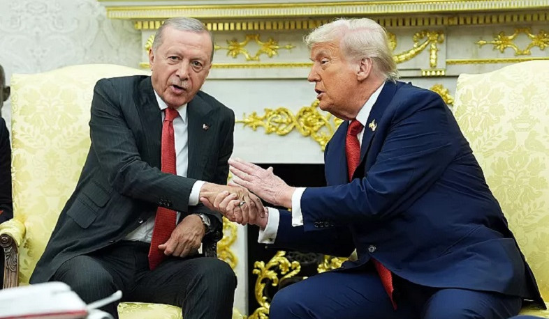 Трамп призвал Эрдогана прекратить покупать нефть и газ у РФ