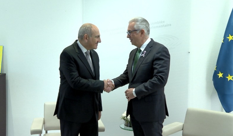 Ընթանում է Նիկոլ Փաշինյանի հանդիպումը ԵԽԽՎ նախագահի հետ