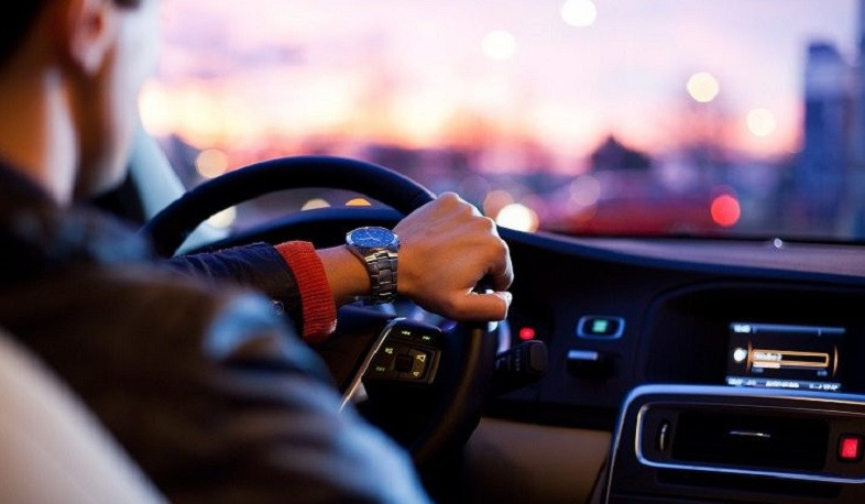 Ավտոմեքենայում լրացուցիչ ուժեղացուցիչ, բարձրախոս տեղադրելը և վարելիս այն օգտագործելը կարգելվի, օրինախախտները կտուգանվեն. նախագիծ