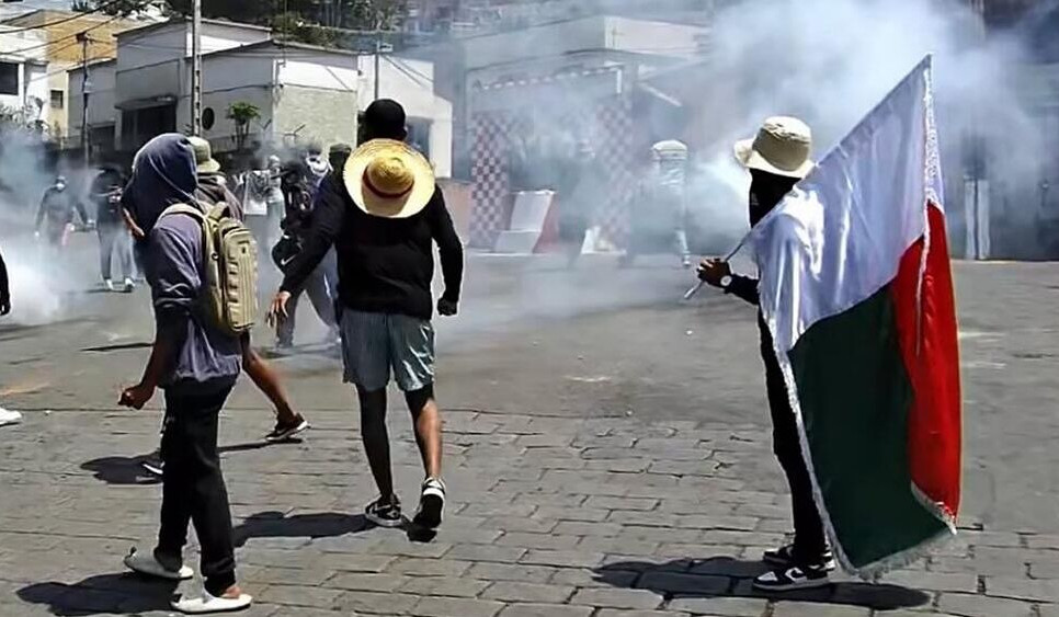 Madagascar president Rajoelina dissolves government after protests over water and power cuts