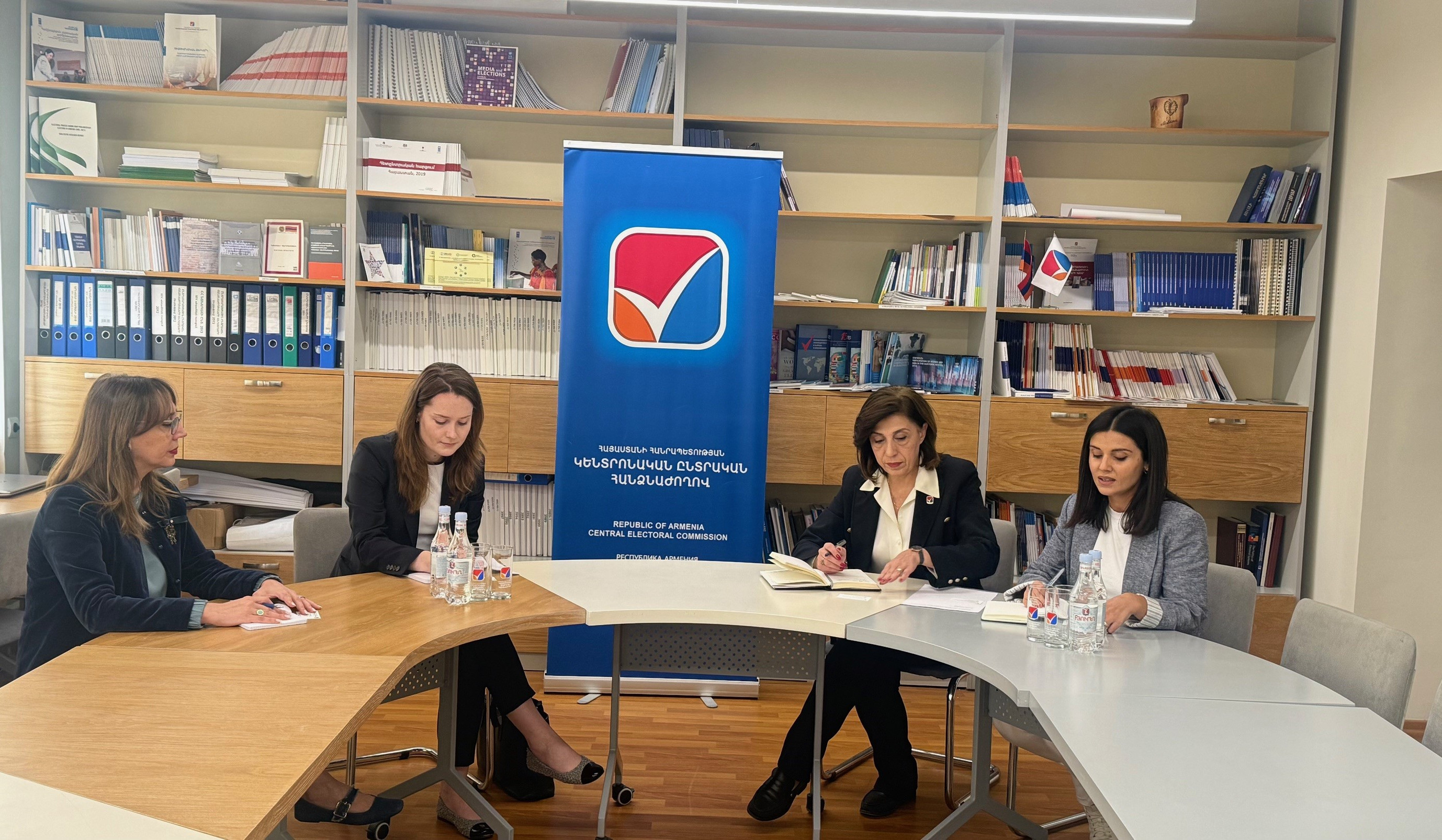 Նորվեգիայի  փոխդեսպանը հյուրընկալվել է ՀՀ ԿԸՀ-ում