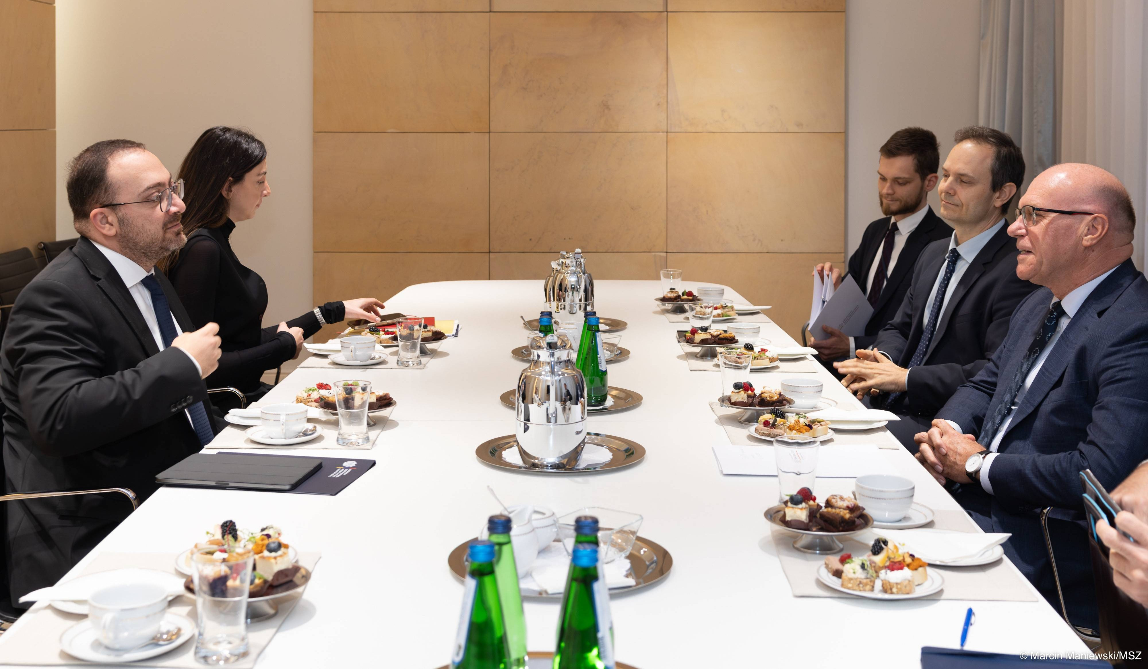 ER XİN baş katibi və Polşa XİN-in baş direktoru regional hadisələri müzakirə ediblər