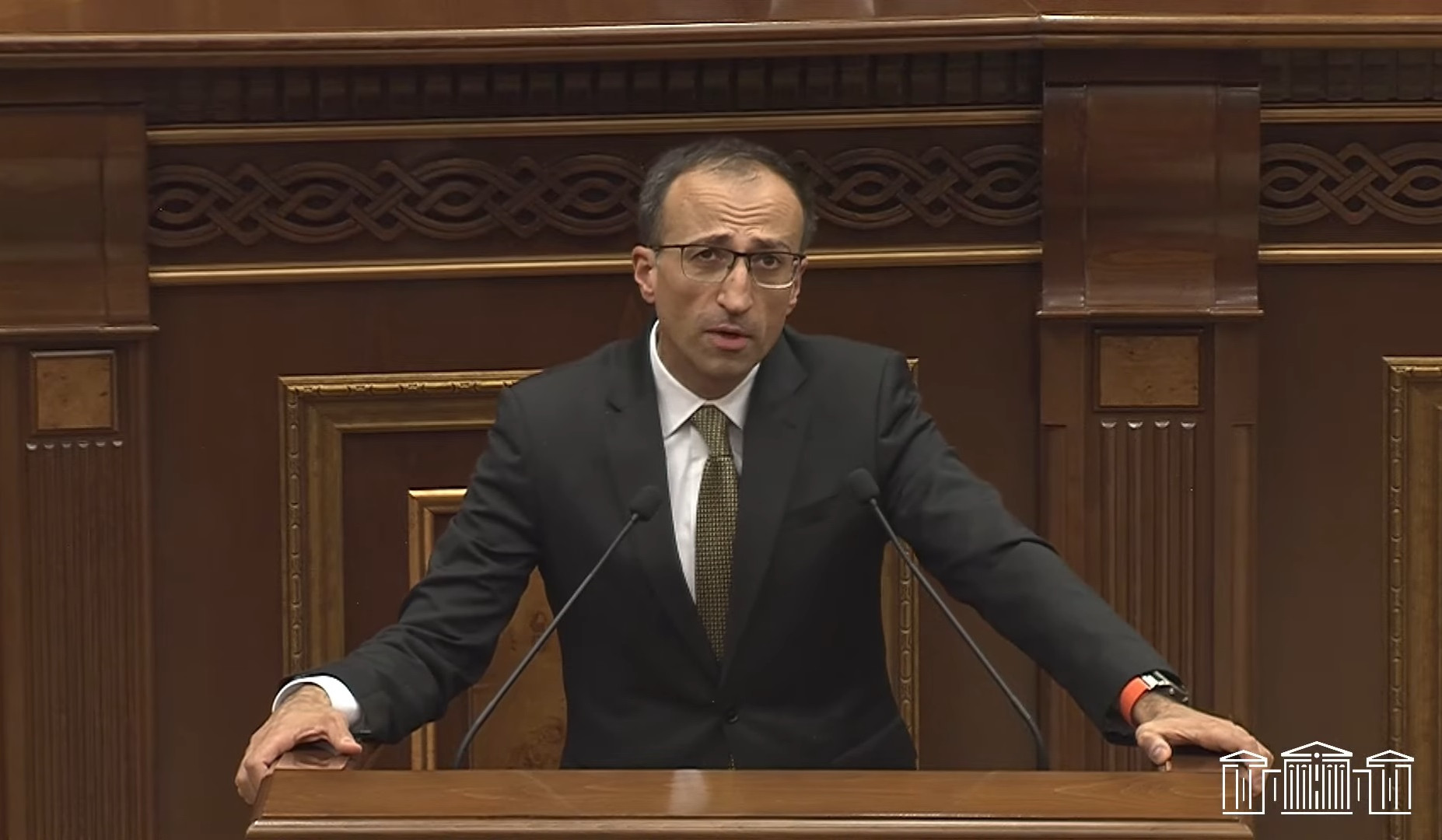 2026-ից հետվճարի սահմանաչափերը կվերանայվեն՝ 12-ից դառնալով 20 տոկոս. ԱՍՀ նախարարը մանրամասնում է