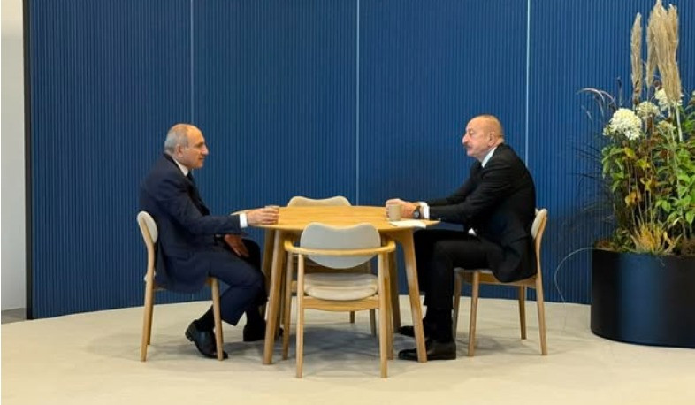 Prime Minister Nikol Pashinyan meets President Ilham Aliyev in Copenhagen