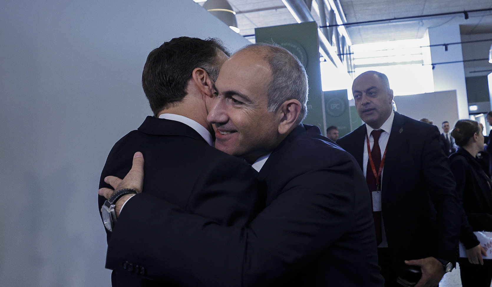 Nikol Pashinyan and Emmanuel Macron discuss steps for further development of Armenia-France relations