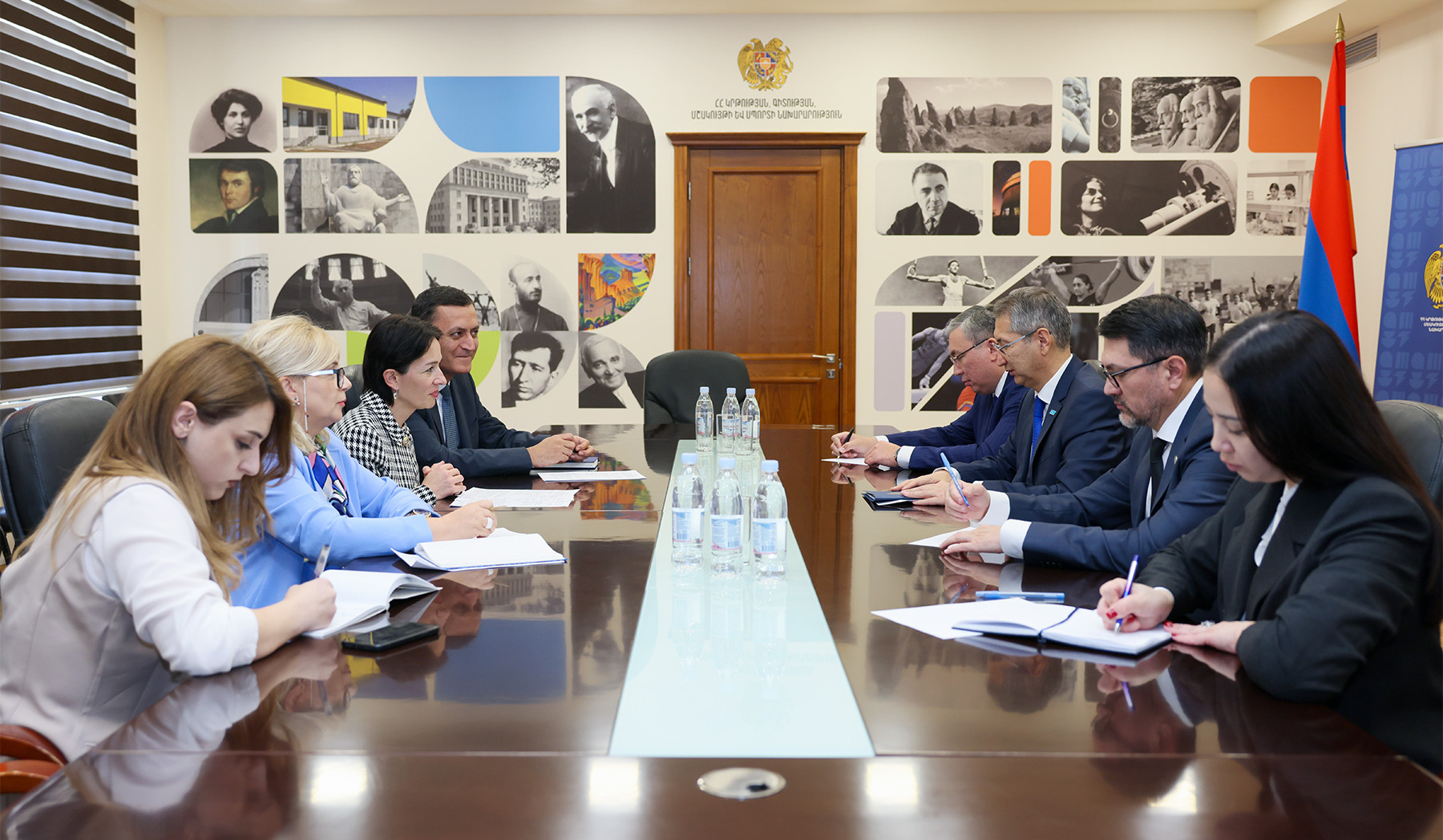 Հայաստան-Ղազախստան կրթամշակութային կապերը՝ ԿԳՄՍ նախարարի և Ղազախստանի դեսպանի հանդիպման առանցքում