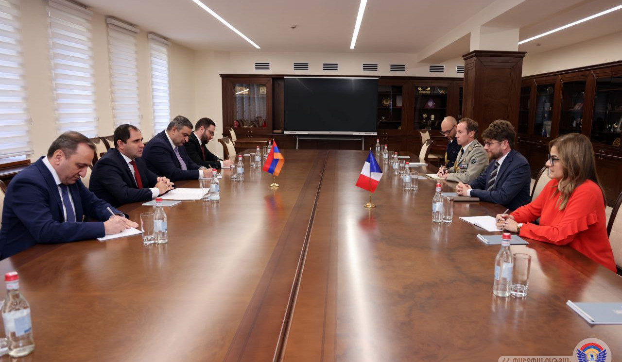 Papikyan və Fransa səfiri müdafiə sahəsində əməkdaşlıqla bağlı məsələləri müzakirə ediblər