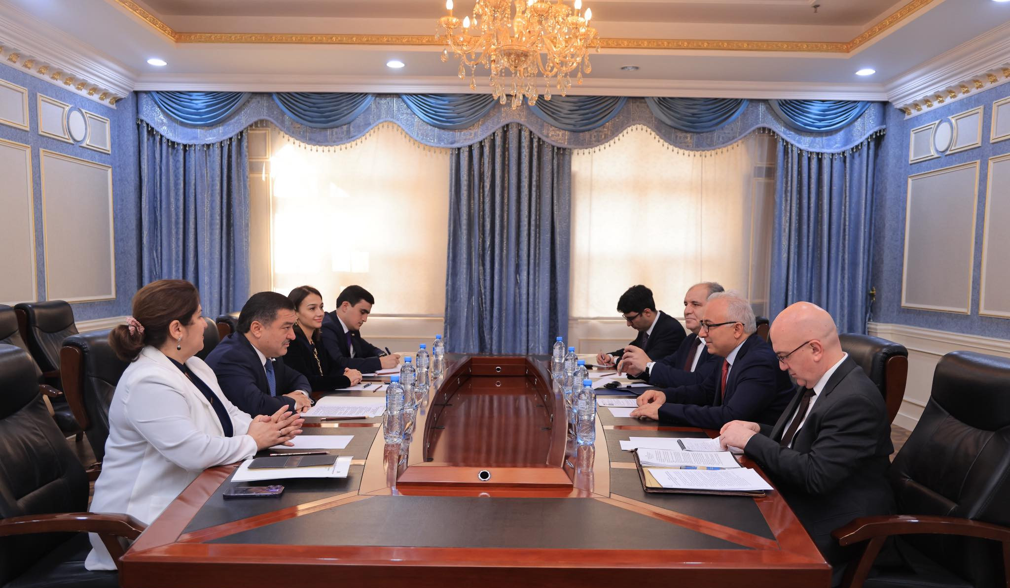 ER xarici işlər nazirinin müavini tacikistanlı həmkarı ilə bir çox məsələləri müzakirə edib