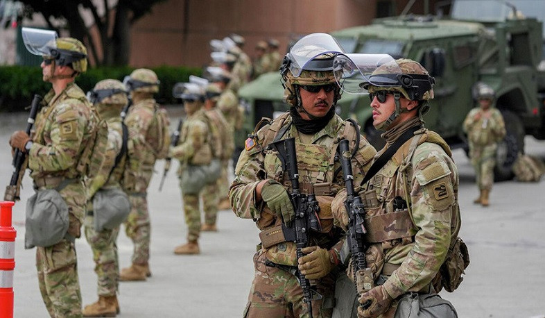 Бойцы Нацгвардии США прибыли в пригороды Чикаго вопреки протестам местных властей