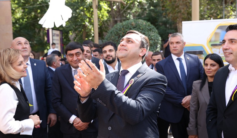 Էջմիածնի 2710-ամյակի տոնակատարությունները եզրափակվել են համերգով և հրավառությամբ