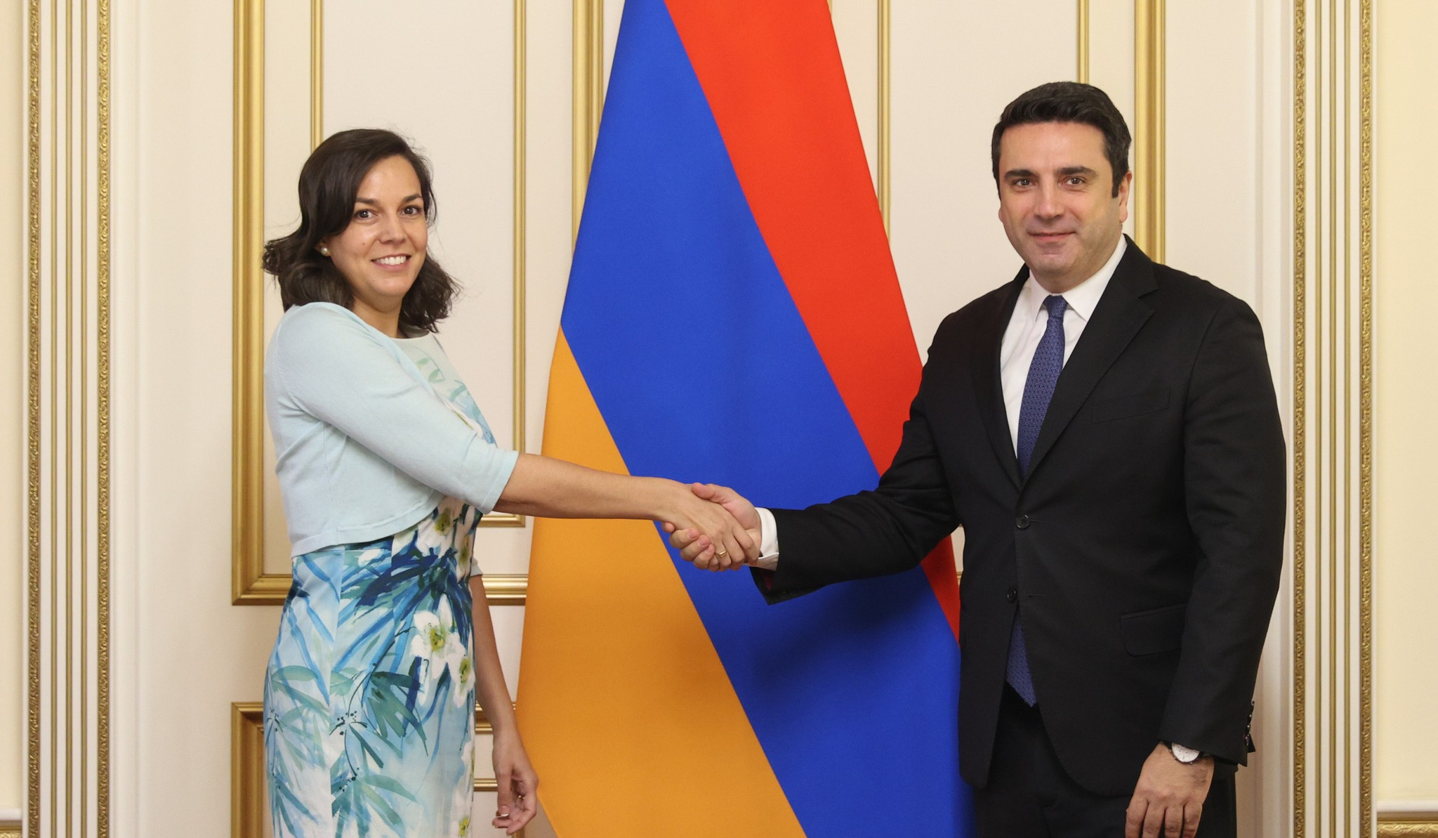 ER Parlamentinin spikeri və Uruqvay səfiri ikitərəfli münasibətlərlə bağlı məsələləri müzakirə ediblər