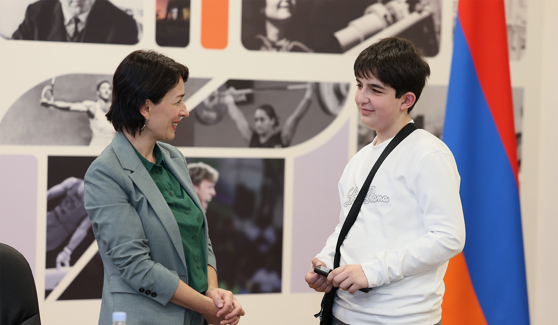 ԿԳՄՍ նախարարը հանդիպել է աշակերտների և ուսանողների հետ՝ լսելու կրթական հարցերի վերաբերյալ նրանց դիտարկումները