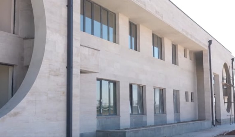 Հայանիստի նախկին խարխուլ միջնակարգ դպրոցի շենքի փոխարեն նորն է կառուցվում