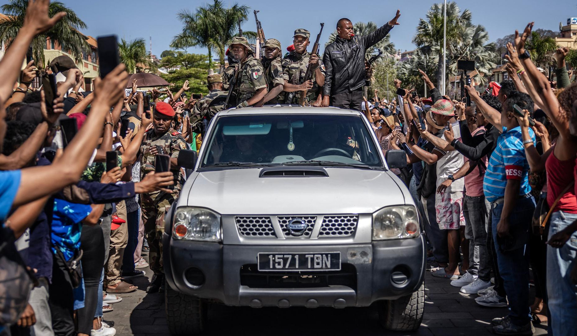 Մադագասկարում ընդդիմության կողմն անցած զինվորականները հայտարարել են երկրի նկատմամբ վերահսկողության մասին