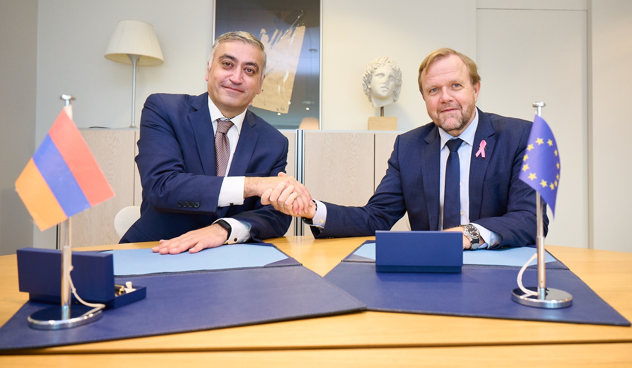 Դեսպան Պապիկյանը ԵԽ գլխավոր քարտուղարի տեղակալին է հանձնել Օվիեդոյի կոնվենցիայի վավերագիրը