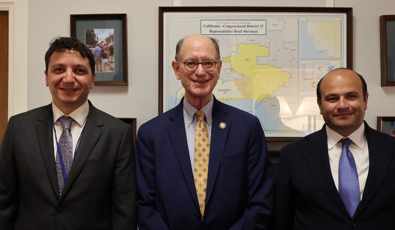 Քննարկեցինք երկկողմ հարաբերությունների օրակարգային  հարցեր. Վահե Հովհաննիսյանն ու դեսպան Մկրտչյանը հանդիպել են կոնգրեսական Բրեդ Շերմանի հետ