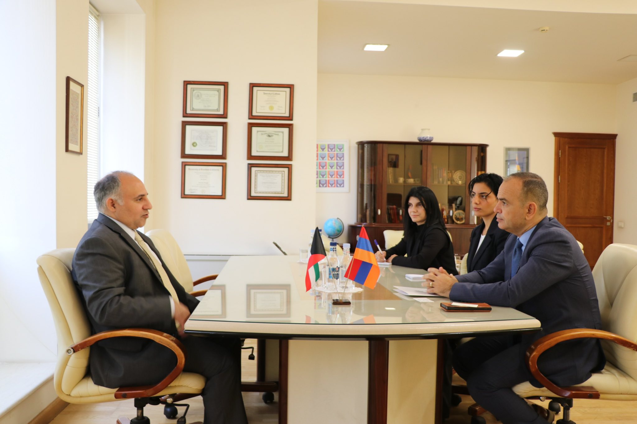 Issues related to activities of Armenian community in Kuwait discussed