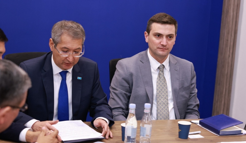 Roundtable discussion on prospects for development of Kazakhstan-Turkmenistan-Iran-Armenia logistics route