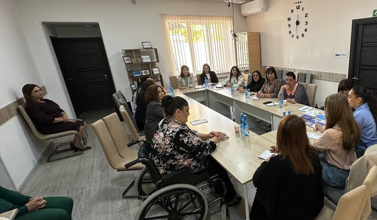 ՄԻՊ-ի աշխատակազմի ներկայացուցիչները Շիրակի մարզում հանդիպել են հաշմանդամություն ունեցող անձանց հետ