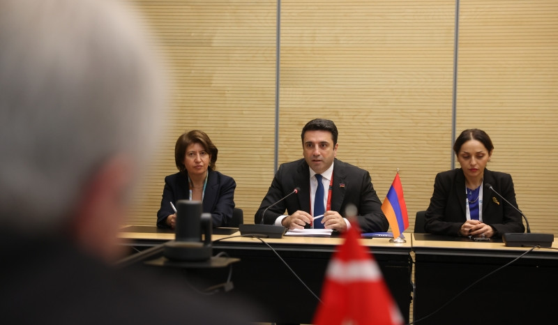 Ալեն Սիմոնյանը դանիացի գործընկերոջը մանրամասներ է ներկայացրել Հայաստանի և Ադրբեջանի միջև հաստատված խաղաղության գործընթացից