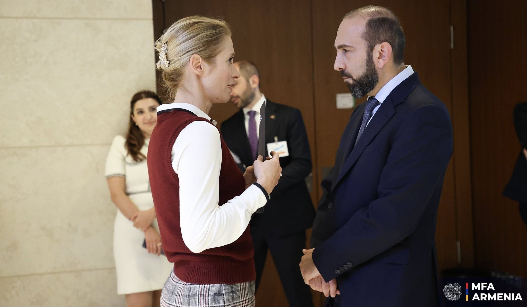 Mirzoyan və Kalas hibrid təhlükələrin aradan qaldırılması mexanizmləri barədə fikir mübadiləsi aparıblar