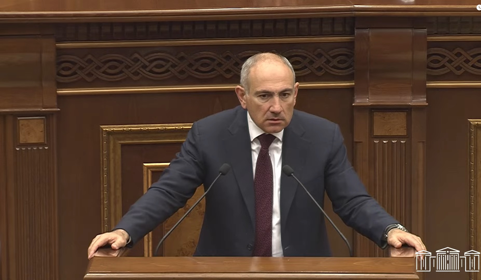 Հոգևորականը  ինչ ասես որ ունենա ու ոչ մեկին հաշվետվություն չտա՞. այս պրոբլեմները պետք է լուծվեն. Փաշինյան