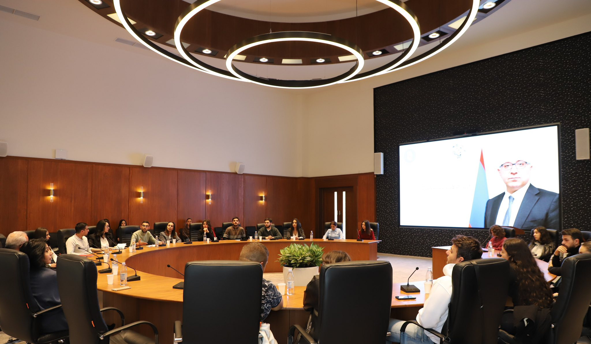 Հանդիպումներ ուսանողների հետ ԱԳՆ ղեկավար կազմի մասնակցությամբ