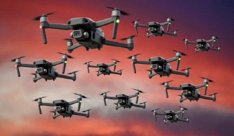 Москву всю ночь атаковали беспилотники. Над столичным регионом сбили 40 дронов