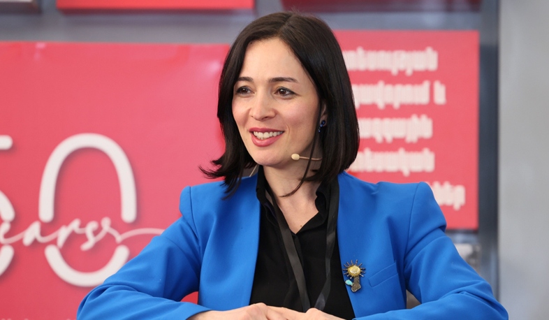 Սիրելի դպրոցականներ, հուսով եմ, որ մեծ պատասխանատվությամբ կմոտենաք այս կարևոր հարցին․ Ժաննա Անդրեասյան